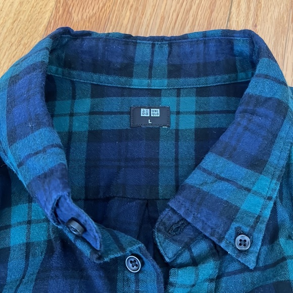 Uniqlo button down shirt - Picture 2 of 3